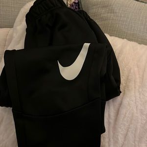 Men’s black Nike joggers